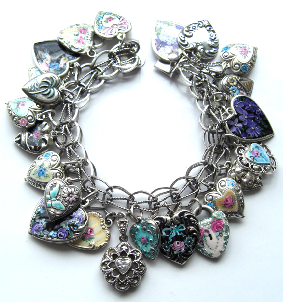 Puffy heart bracelet