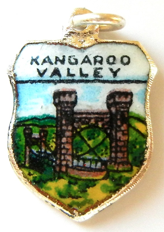 Kangaroo Valley AUSTRALIA - Vintage Silver Pl. Enamel Travel Shield Charm