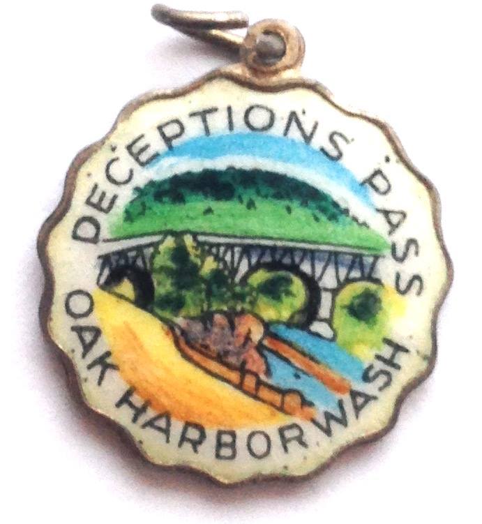 Vintage Enamel Travel Charm - Scalloped Round Edge - Washington - Oak Harbor