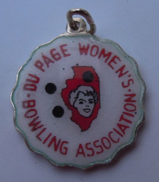 Vintage Enamel Travel Charm - Scalloped Round Edge - Illinois - DuPage Womens Bowling Association - Click Image to Close